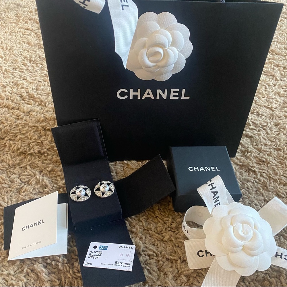 Chanel earrings brand new